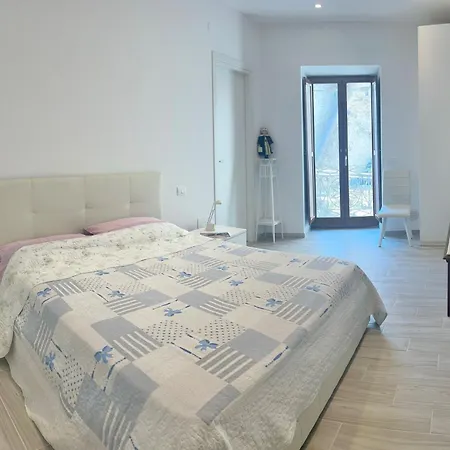 Relais Le Bifore Homestay szállás Fontecchio