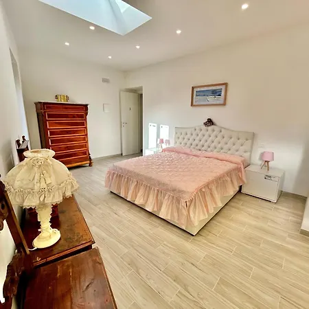 Relais Le Bifore Homestay *
